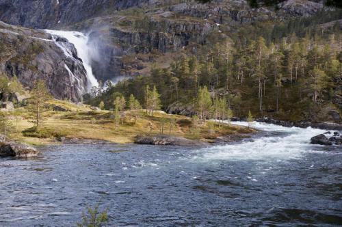 Nykkjesøyfossen - 80m