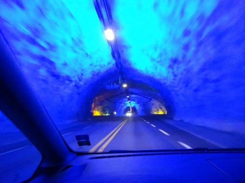 im Lærdalstunnel, mit 24,5 km der längste Straßentunnel der Welt