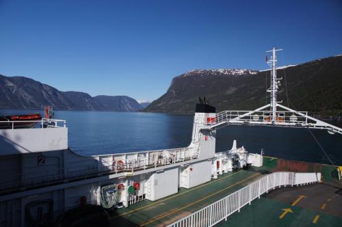 Überfahrt über den Årdalsfjorden nach Kaupanger