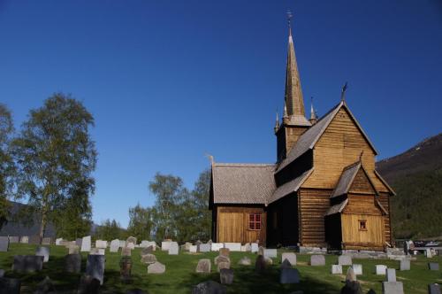 Lom Stavkirke