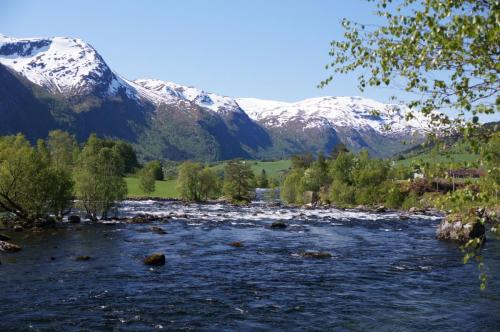 Im Viksdalen unterhalb des Vallestadfossen