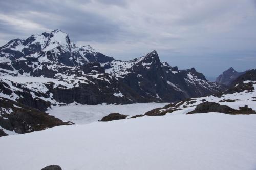 auf dem Weg zur Djupfjordheia: Blick zum Hermannsdalstinden